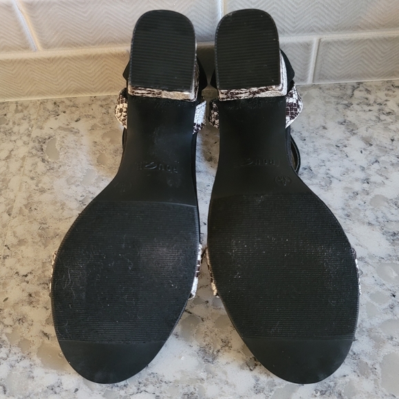 Rouge Helium Influencer Chunk Heel Open Toe White Snakeskin Strappy Shoes Sz: 8 - Picture 6 of 6